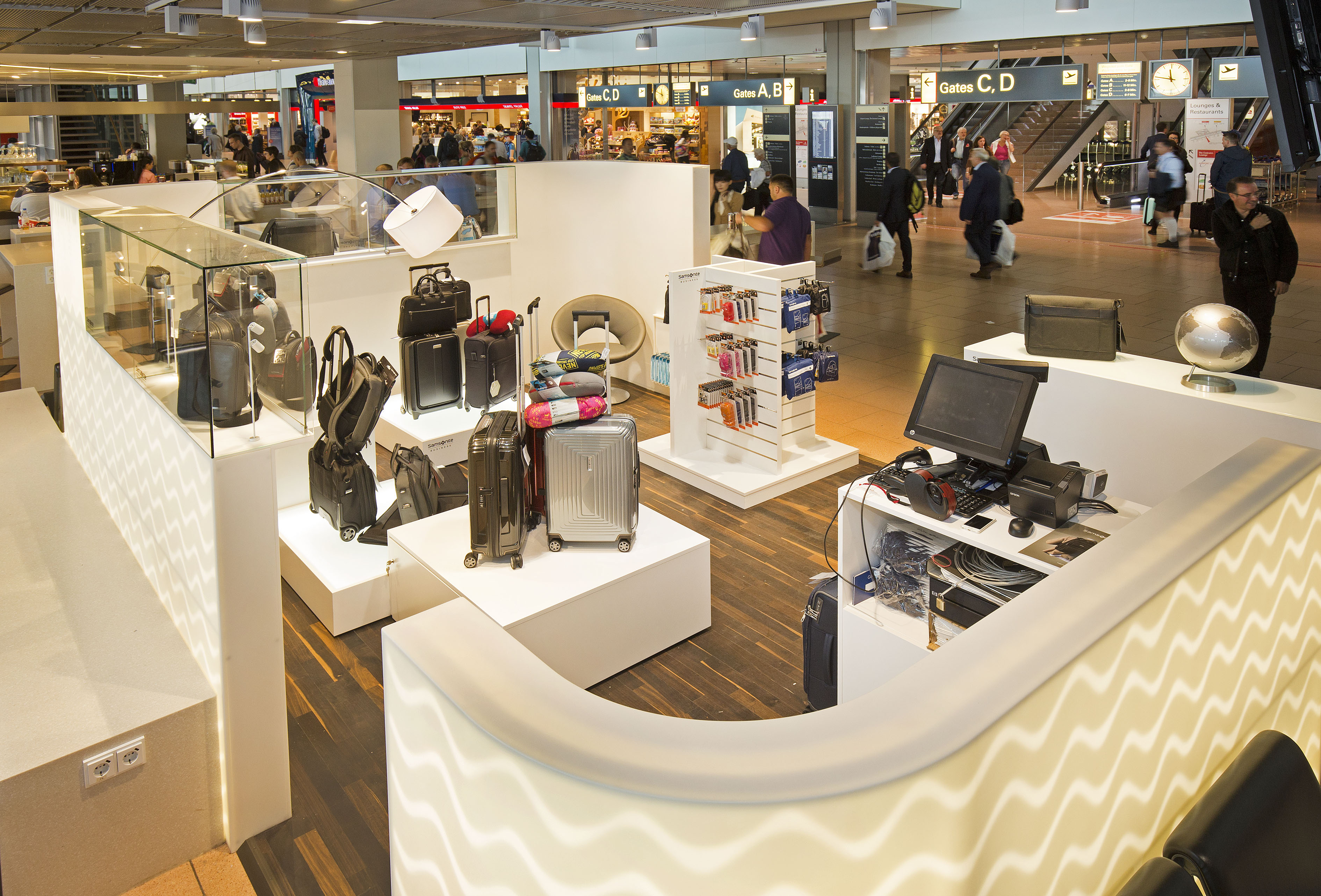 samsonite airport store
