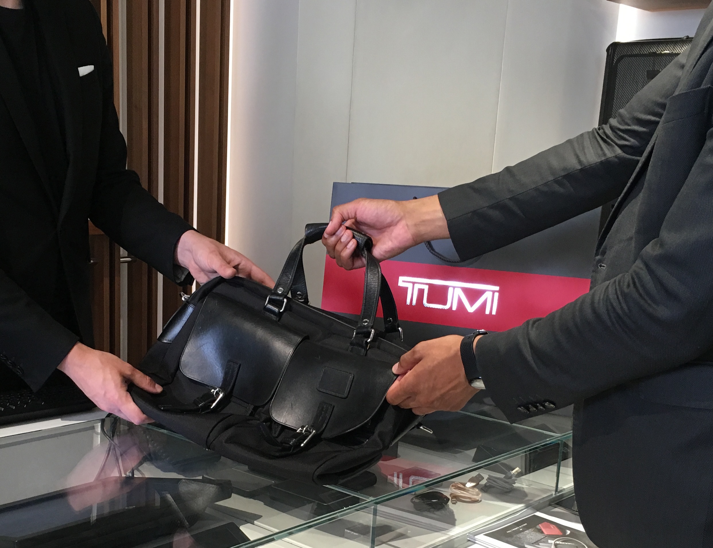 briefcase store