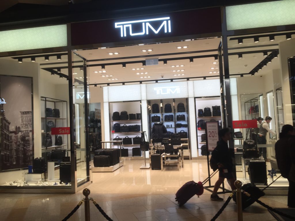 tumi airport