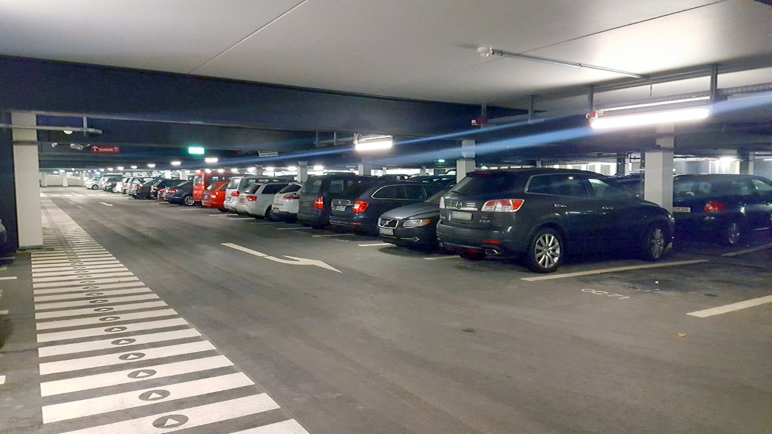 Parkterminal A13 Schönefeld Flughafen Berlin Parken www.moodiedavittreport.com