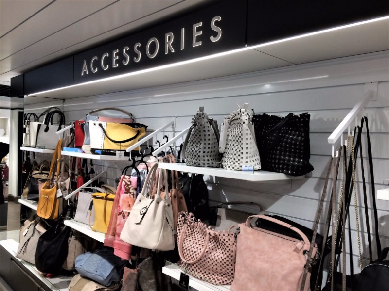 fashion accessories stores