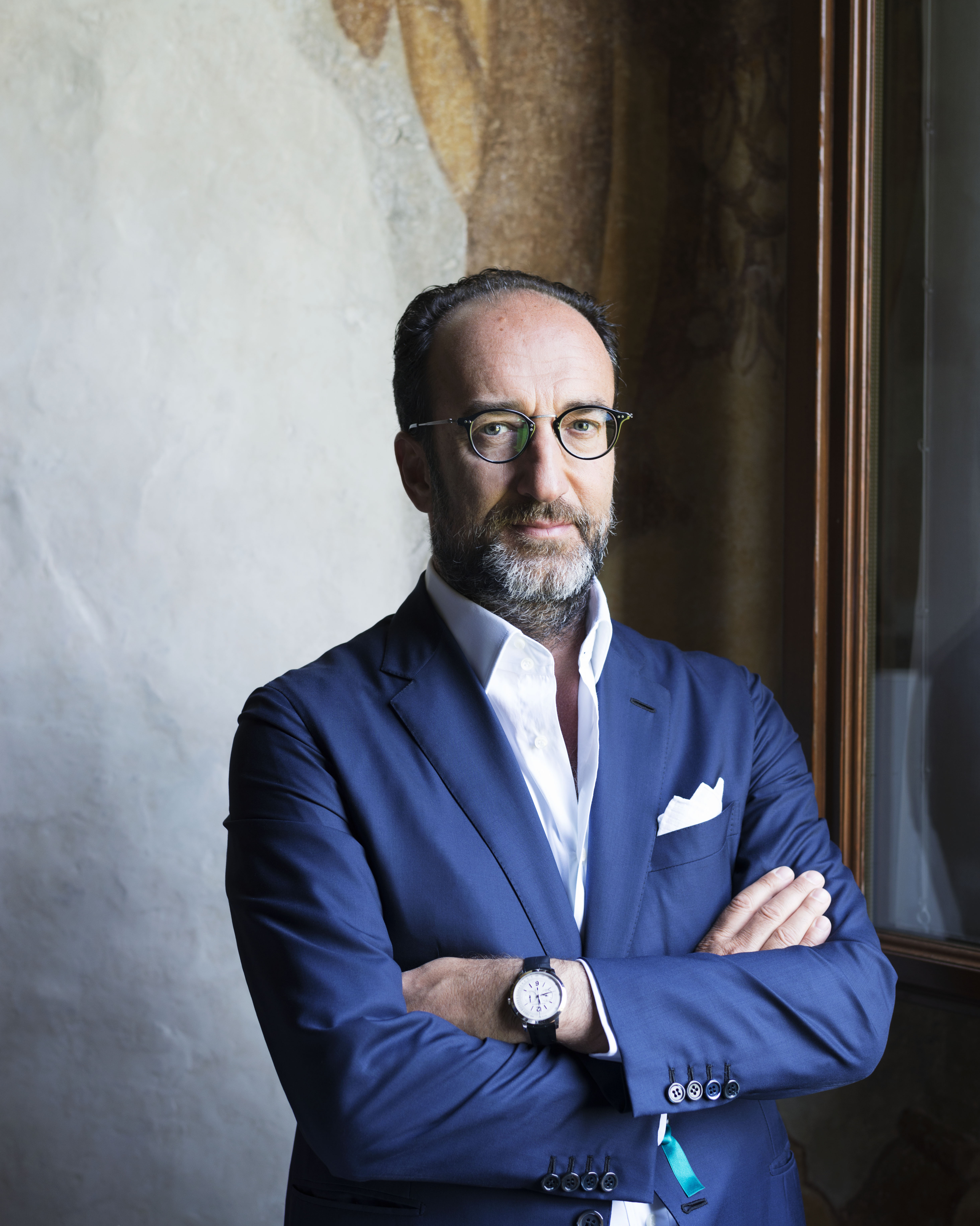 Framing a formidable alliance: Kering Eyewear and Balenciaga strike  partnership : The Moodie Davitt Report -The Moodie Davitt Report