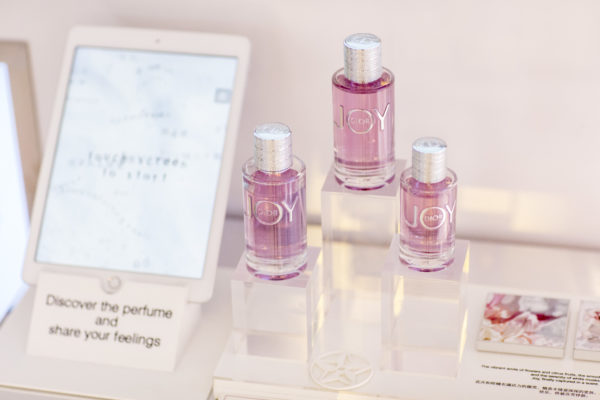 Ode To Joy Parfums Christian Dior Makes A Splash At Changi With First Women S Fragrance In 20 Years The Moodie Davitt Report The Moodie Davitt Report