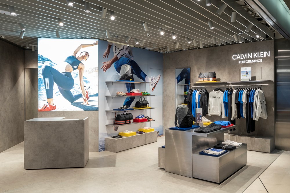 Calvin Klein combines Underwear and Performance at Hong Kong Airport : The  Moodie Davitt Report -The Moodie Davitt Report