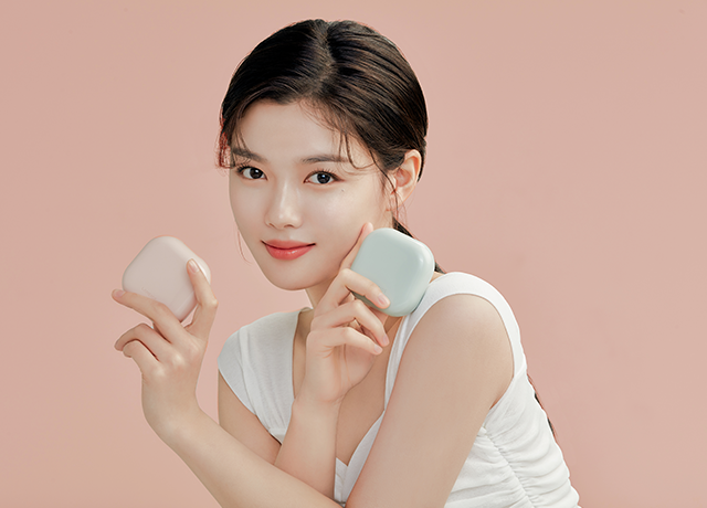 Amorepacific Unveils The Neo Cushion Foundation From Laneige The Moodie Davitt Report The Moodie Davitt Report