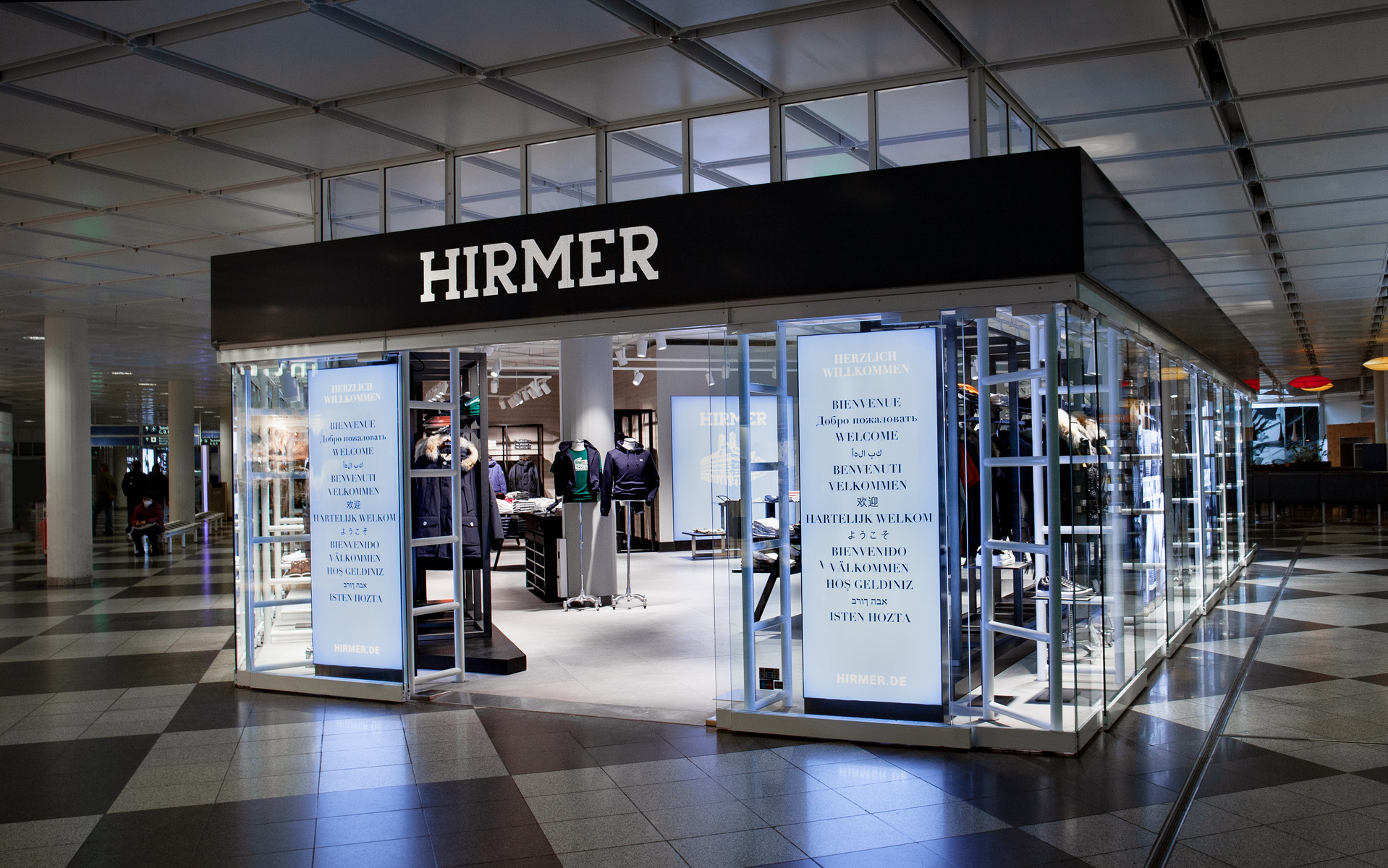 Windsor Crossing - Tommy Hilfiger Outlet