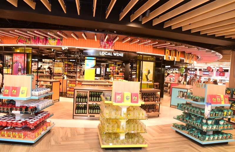 Red-ribbon day as Dufry celebrates opening of new-look store at Jamaica ...