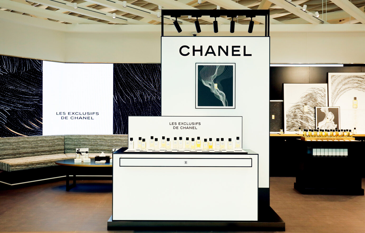 Les Caractères de Chanel popsup in DXB and Bahrain International